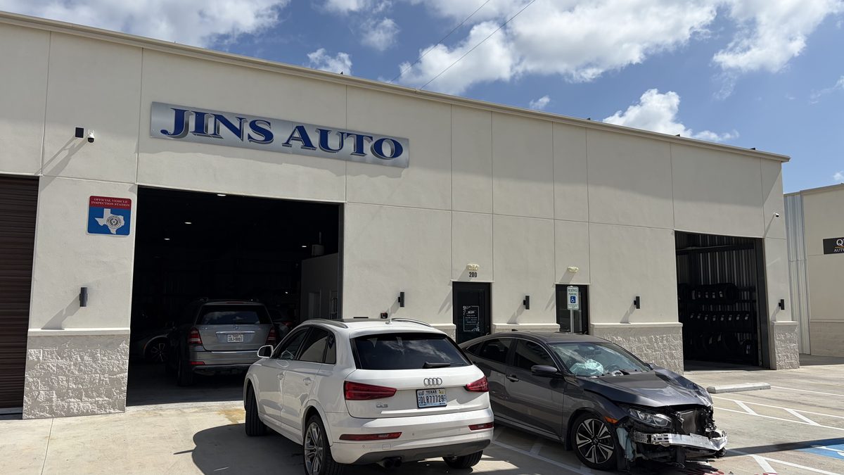 Customer vehicle at JINS AUTO